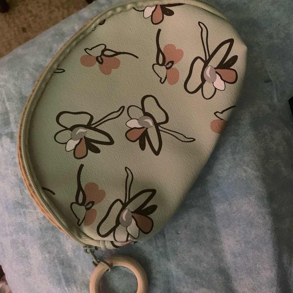 Ipsy glam bag plus (just the bag)